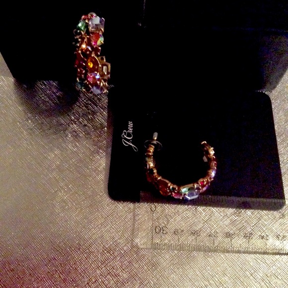 HP⭐️JCREW Crystal Cluster Hoop Earrings NWT Multi - Picture 3 of 5